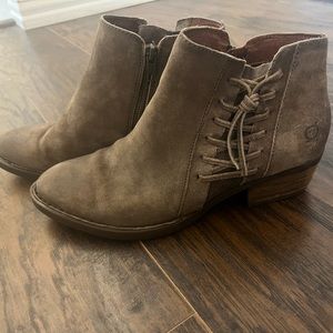 Born Bessie in Taupe Distressed